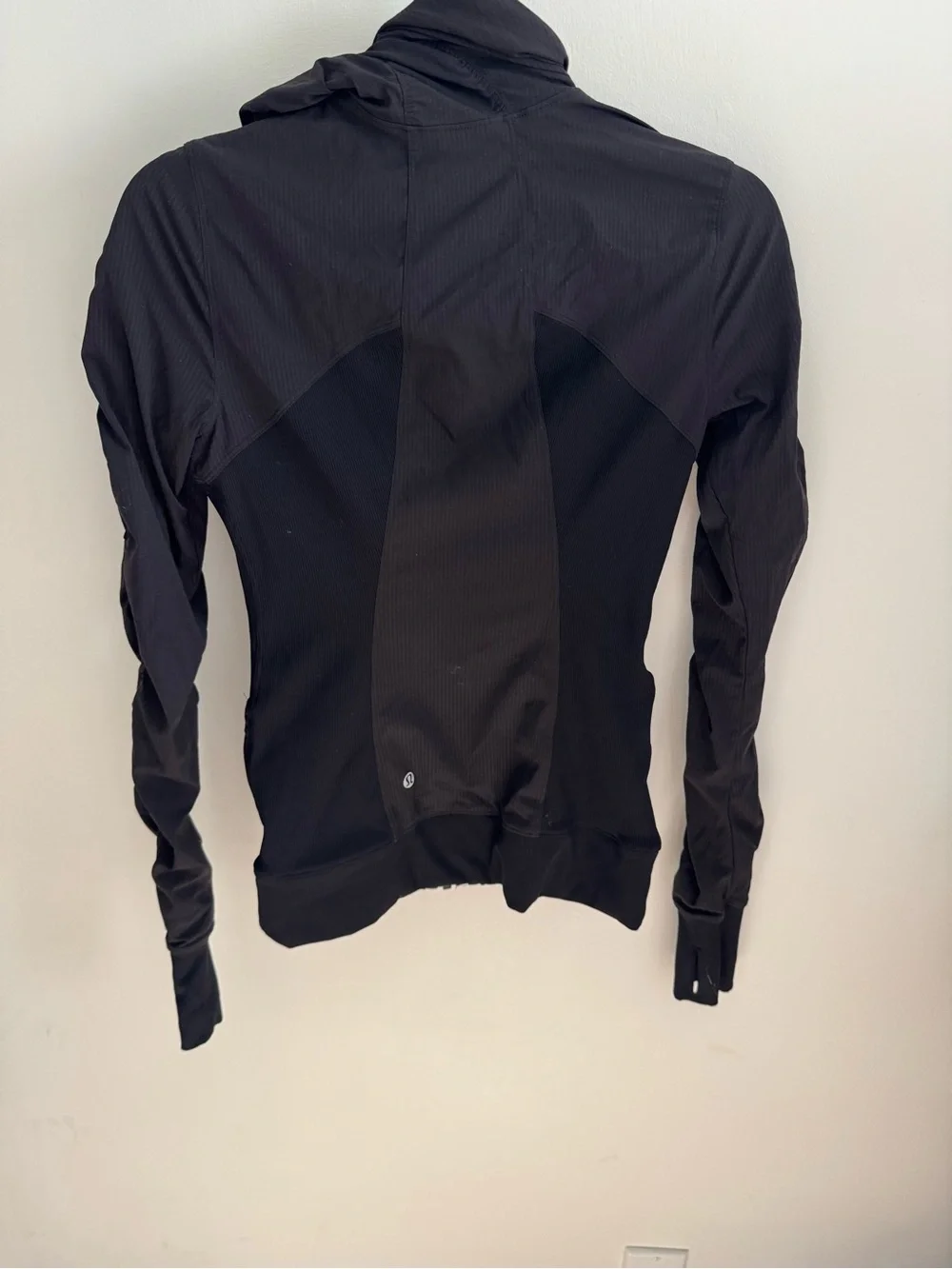Lululemon Black Ruched Define Hooded Jacket | Thumbholes | Size 2